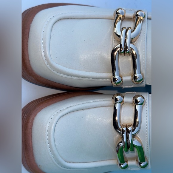 JustFab "Daria" Loafer Pumps.  Size 7 GREAT CONDITION - Picture 4 of 9